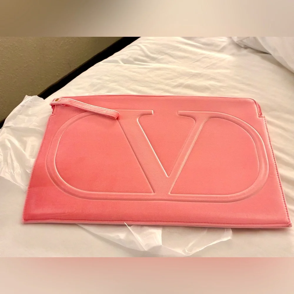 Brand New!Rare Valentino Soft Pink Embossed V Logo Large Laptop Bag
